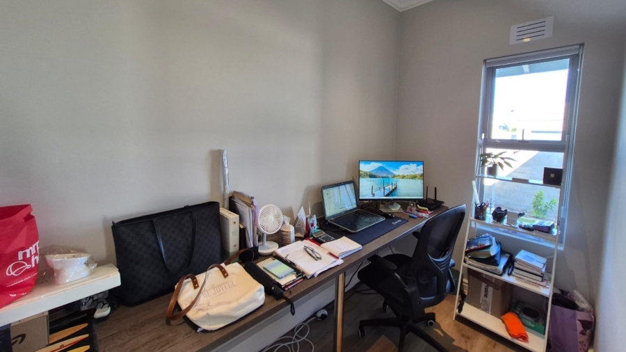 To Let 4 Bedroom Property for Rent in Sunningdale Western Cape